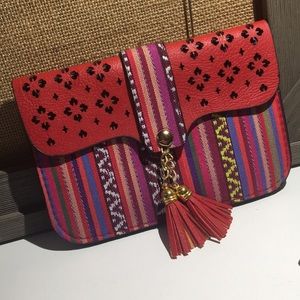 Tribal Clutch